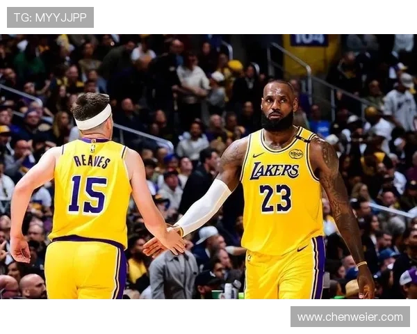 詹姆斯再创历史带领湖人逆转强敌年轻新星闪耀全场掀起热议